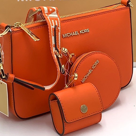 MICHAEL KORS JET SET TRAVEL SMALL SHOULDER CROSSBODY
BAG WITH TECH ATTCHD - Picture 2 of 16